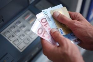 Pagamenti digitali, secondo Bankitalia cresce uso carte