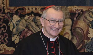 Il cardinale Parolin: “Poste Italiane è un aiuto insostituibile per la comunità”