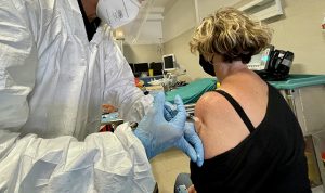 Vaccini, con Poste la Sardegna ora corre: in pochi giorni già 95mila prenotati