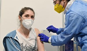 Vaccini: in Abruzzo 3.000 prenotazioni in poche ore sulla piattaforma di Poste