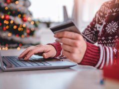 E-commerce: oltre la metà degli italiani compra i regali di Natale online