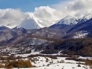 Il borgo molisano da fiaba tra le montagne innevate dell’Appennino