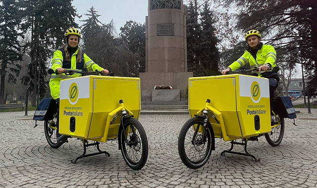 Da Alessandria a Viareggio, le consegne green di Poste viaggiano in cargo bike