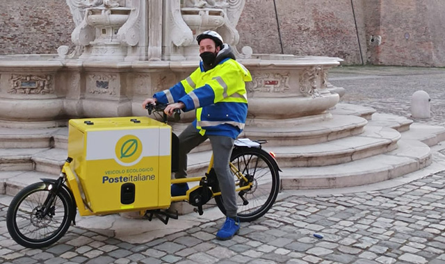 Cesena: l’impegno green di Poste con le cargo e-bike a emissioni zero