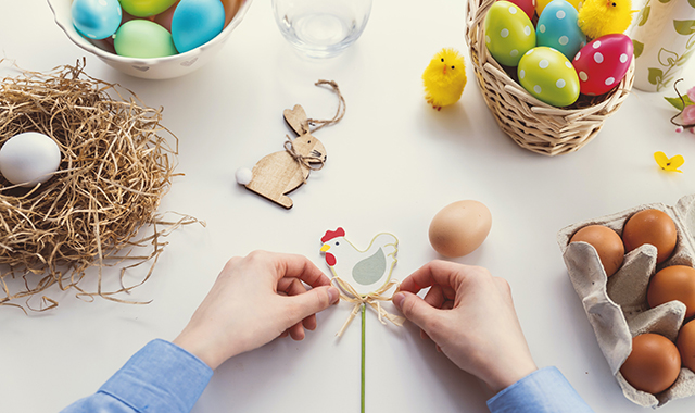 Uova colorate con le spezie e km zero: ecco come rendere sostenibile la Pasqua