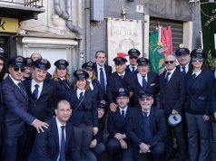 La processione del gruppo dei postali per il Venerdì Santo a Catania