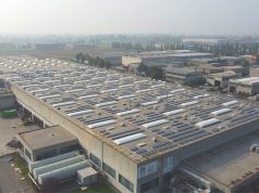 Fotovoltaico, sul tetto del centro di Distribuzione di Poste un impianto grande come 12 campi da tennis