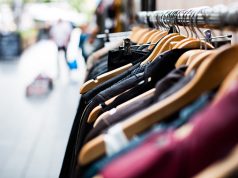 Moda: l’e-commerce cresce, ma il 70% dei ricavi arriva dai negozi fisici