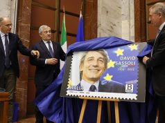 Un francobollo per ricordare David Sassoli, i ministri Urso e Tajani: “Un esempio di integrità e statura morale”