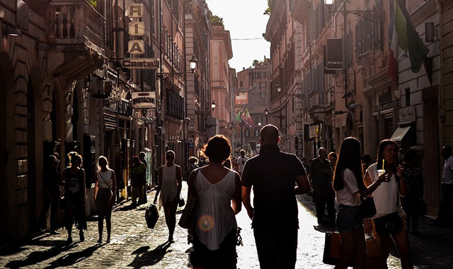 Boom di turisti stranieri in Italia, il primato è degli americani