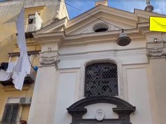 Nel cuore di Napoli si apre la “porta dei sogni”: da Poste un contributo per la riqualificazione di Forcella