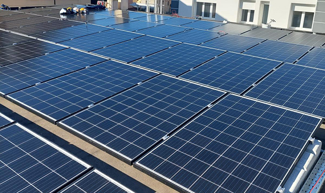 Sardegna: la logistica di Poste si veste di verde con 8 nuovi impianti fotovoltaici