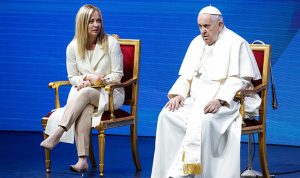 Il Papa: natalità e accoglienza non vanno contrapposte. Meloni: per il governo la famiglia è una priorità assoluta