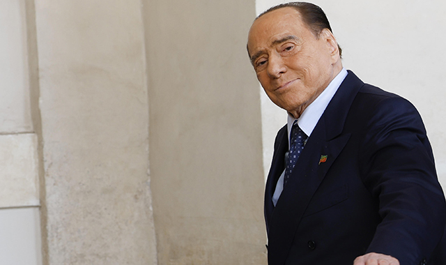 Addio Berlusconi, ecco le parole dei politici italiani