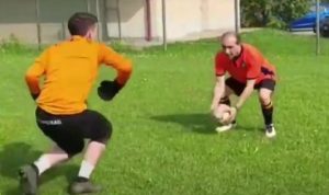 Direttore di ufficio postale e allenatore di calcio: da Francesco un gol per il sociale