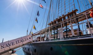 Poste e fondazione “Tender to Nave Italia”: parte in mare la campagna di solidarietà