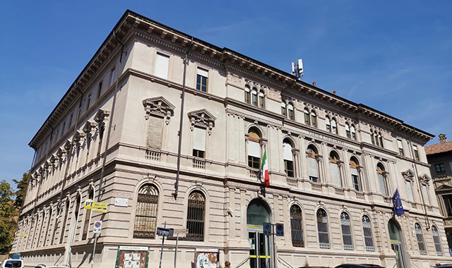 Poste Italiane: l’iniziativa “Cento Facciate” fa rivivere il palazzo di Pavia