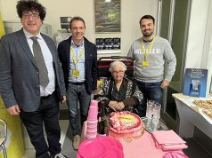 I 100 anni della signora Maria: in provincia di Cosenza Poste Italiane festeggia una cliente storica