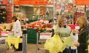 Solidarietà: Poste Italiane partner logistico della Giornata Nazionale della Colletta Alimentare