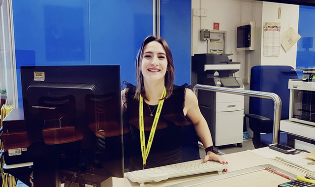 Daniela, dal mondo del turismo all’ufficio postale di Castelsardo