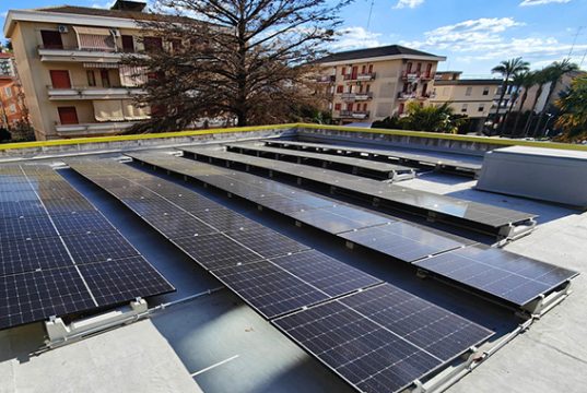 Sicilia: 50 pannelli solari sul tetto dell’ufficio postale di Serradifalco