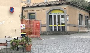 Postazioni di lavoro, open space e sale riunioni: Poste porta a Orvieto “Spazi per l’Italia”