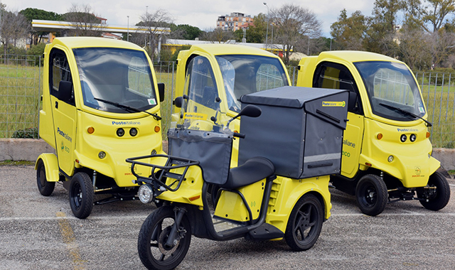 Nuoro a tutto green con i nuovi mezzi per i portalettere