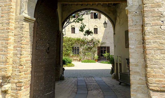 Musica e arte nell’incanto del castello di Montechiarugolo con Poste Italiane