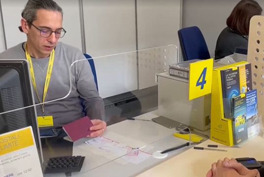 Il progetto Polis avanza: passaporti negli uffici postali di altri 32 capoluoghi di provincia