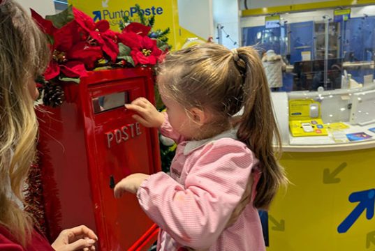 Natale: i desideri dei bambini nelle letterine affidate agli uffici postali