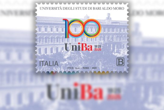 Filatelia, un francobollo per i 100 anni dell’Università di Bari